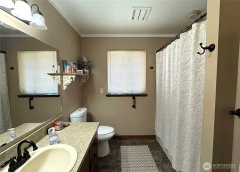 Bath - 70 Cedar Hill Ln, Sequim, WA 98382 photo 2 of 3