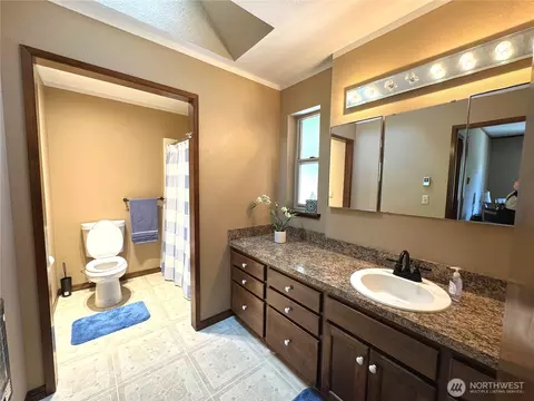 Bath - 70 Cedar Hill Ln, Sequim, WA 98382 photo 3 of 3