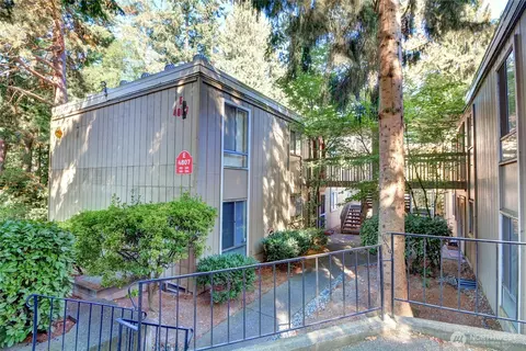 4807 180th St SW #E105, Lynnwood, WA 98037