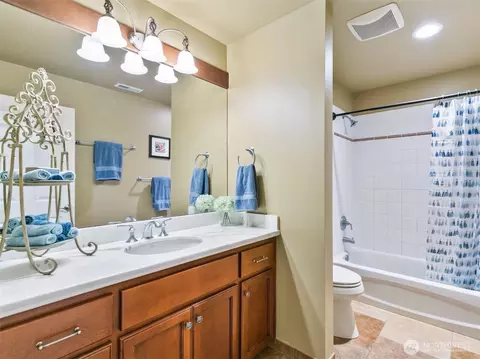 Bath - 14411 3rd Dr SE, Mill Creek, WA 98012 photo 5 of 6