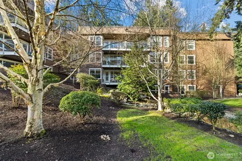 22910 90th Ave W #E205, Edmonds, WA 98026