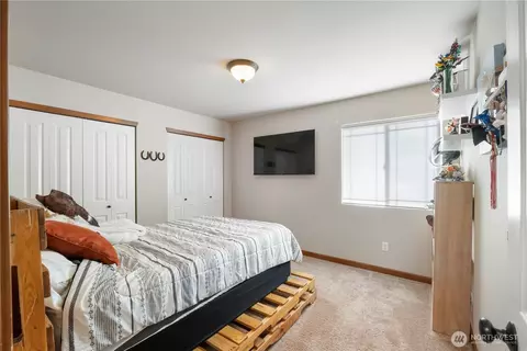 Bedroom - 1002 Ross Ave NW, Orting, WA 98360 photo 4 of 4