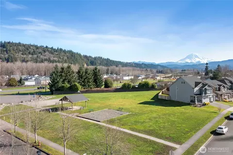 View/Area - 1002 Ross Ave NW, Orting, WA 98360 photo 2 of 3