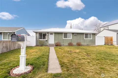 1211 Cottage St SE, Ephrata, WA 98823