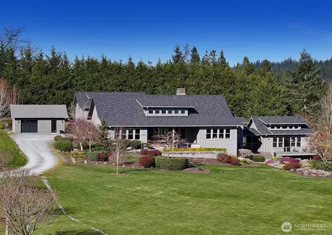 1975 Hillvista Pl, Freeland, WA 98249