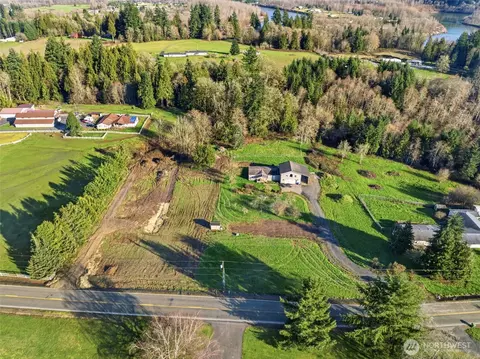 334 Sandy Bend Rd, Castle Rock, WA 98611