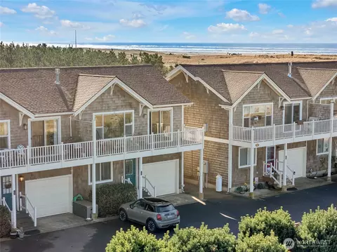 315 NW 5th St #103, Long Beach, WA 98631