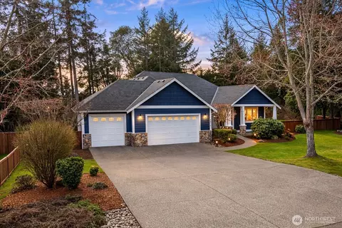 1010 Potlatch Dr, Fox Island, WA 98333