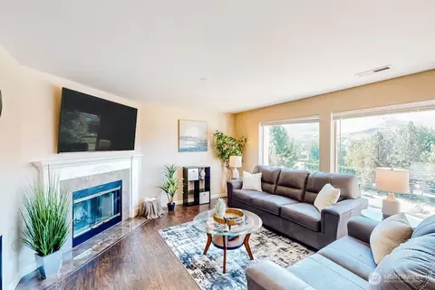 808 W Manson Rd #B203, Chelan, WA 98816