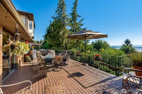 Exterior - 416 Alverson Blvd, Everett, WA 98201 photo 8 of 12