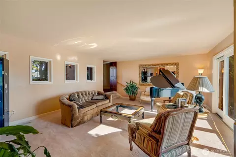 Living - 416 Alverson Blvd, Everett, WA 98201 photo 1 of 4