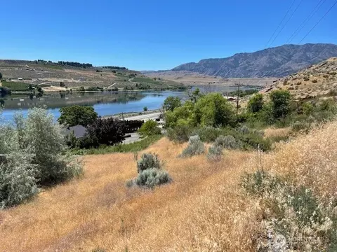 31 Osprey Nest Rd, Pateros, WA 98846