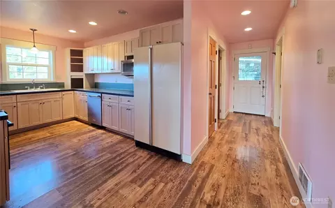 Entry Way - 1125 Bourm Rd, Forks, WA 98331 photo 1 of 1