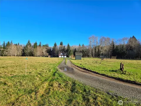 Exterior - 1125 Bourm Rd, Forks, WA 98331 photo 4 of 9