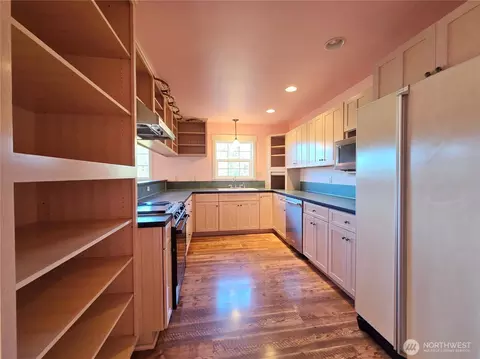 Kitchen - 1125 Bourm Rd, Forks, WA 98331 photo 2 of 3