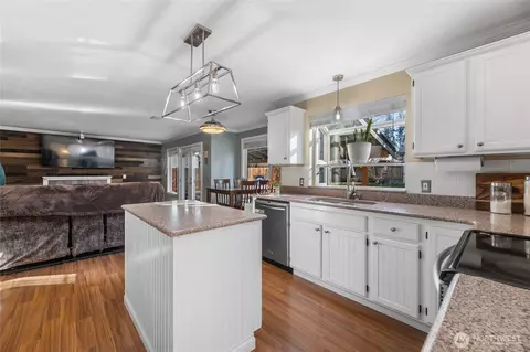 Kitchen - 24213 41st Ave E, Spanaway, WA 98387 photo 2 of 3