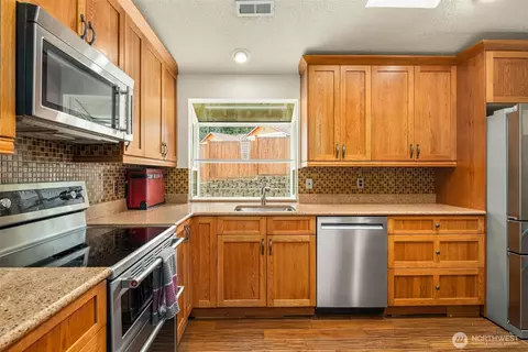 Kitchen - 16610 3rd Dr SE, Bothell, WA 98012 photo 1 of 2