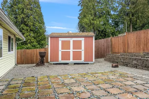 Exterior - 16610 3rd Dr SE, Bothell, WA 98012 photo 5 of 6