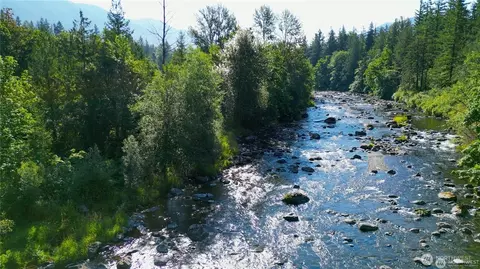 32801 SE 310th St, Ravensdale, WA 98051