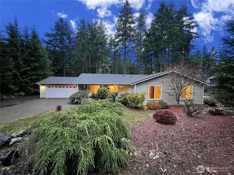 121 E Country Club Dr E, Union, WA 98592