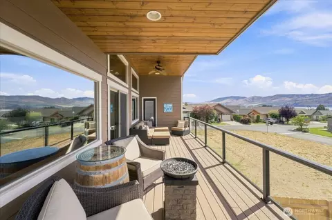 600 Havenwood Dr, Manson, WA 98831