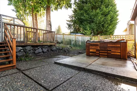 Exterior - 10523 NE 197th St, Bothell, WA 98011 photo 5 of 6