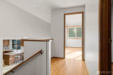 Entry Way - 10523 NE 197th St, Bothell, WA 98011 photo 2 of 2