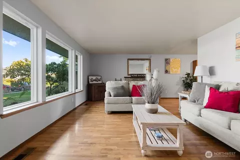 Living - 10523 NE 197th St, Bothell, WA 98011 photo 1 of 7