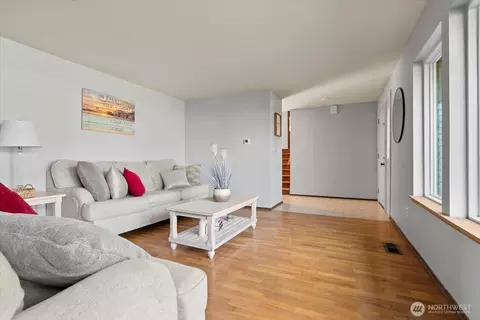 Living - 10523 NE 197th St, Bothell, WA 98011 photo 2 of 7