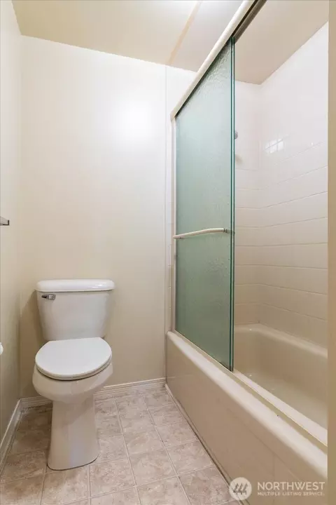 Bath - 10523 NE 197th St, Bothell, WA 98011 photo 4 of 4