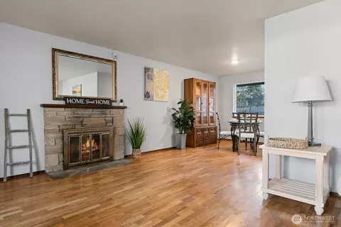 Living - 10523 NE 197th St, Bothell, WA 98011 photo 3 of 7