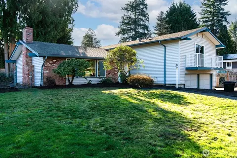 Exterior - 10523 NE 197th St, Bothell, WA 98011 photo 2 of 6