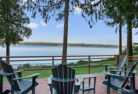 2153 Highland Dr, Camano Island, WA 98282