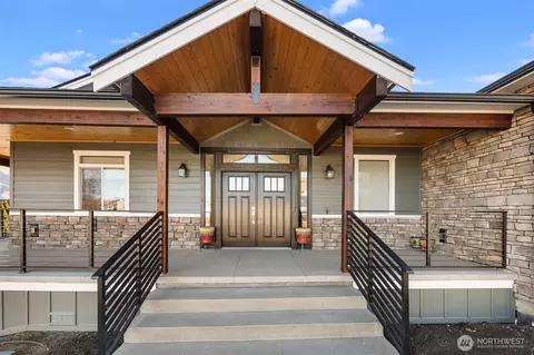 1038 Crest Loop, Entiat, WA 98822