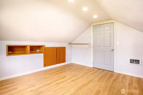 Bedroom - 275 28th Ave, Longview, WA 98632 photo 2 of 2