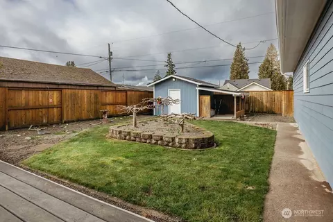 Exterior - 275 28th Ave, Longview, WA 98632 photo 2 of 6