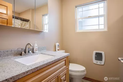 Bath - 275 28th Ave, Longview, WA 98632 photo 1 of 2