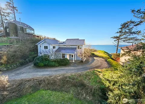 2337 W Beach Rd, Oak Harbor, WA 98277