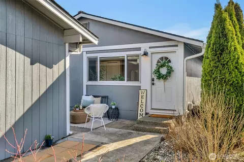8802 14th St NE, Lake Stevens, WA 98258