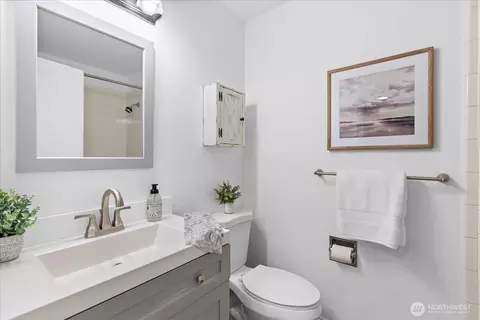 Bath - 410 214th St SW #B, Bothell, WA 98021 photo 1 of 3