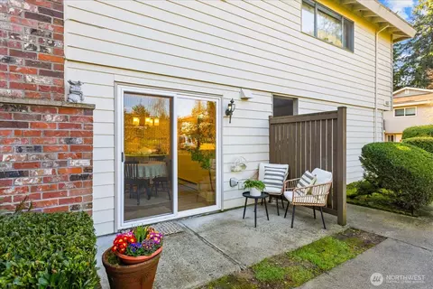 Exterior - 410 214th St SW #B, Bothell, WA 98021 photo 3 of 7