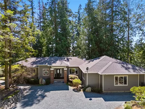 6608 Ivy St, Anacortes, WA 98221