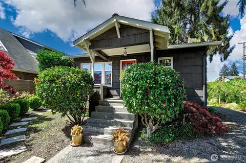 8403 32nd Ave SW, Seattle, WA 98126