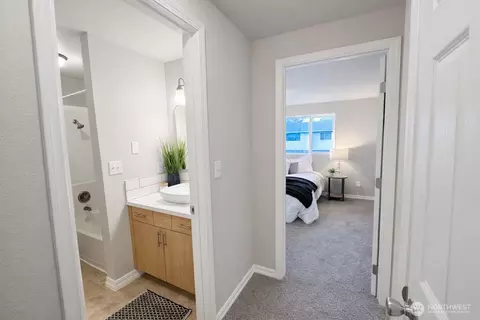 Entry Way - 1910 75th St SE #2E, Everett, WA 98203 photo 2 of 2