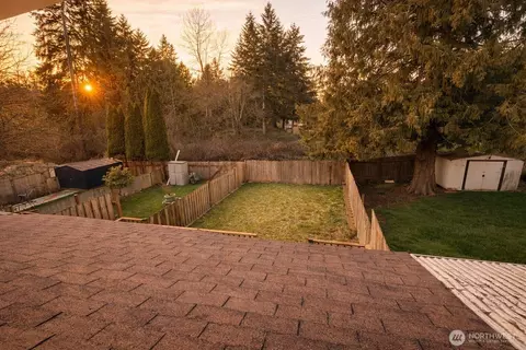 Exterior - 1910 75th St SE #2E, Everett, WA 98203 photo 3 of 3