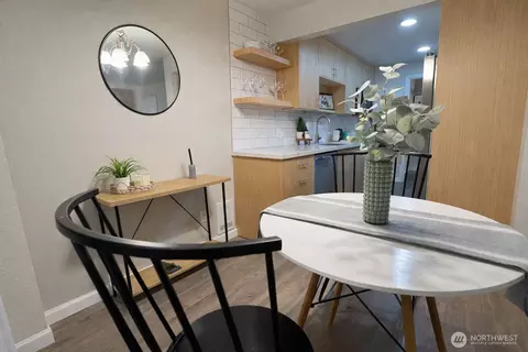 Dining - 1910 75th St SE #2E, Everett, WA 98203 photo 1 of 2