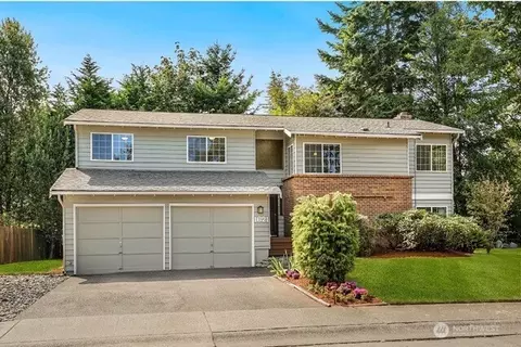 1621 N 201st St, Shoreline, WA 98133