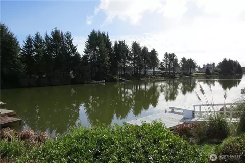 326 Wildwood Ave SE, Ocean Shores, WA 98569