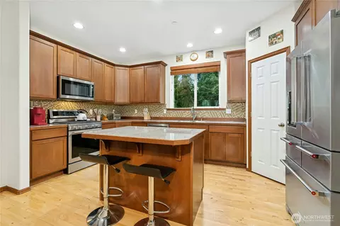 Kitchen - 427 120th St SE, Everett, WA 98208 photo 1 of 5