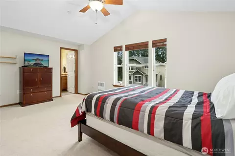 Bedroom - 427 120th St SE, Everett, WA 98208 photo 5 of 8